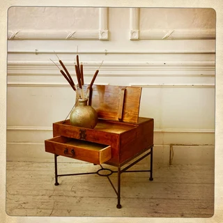 Metal leg table - R2200