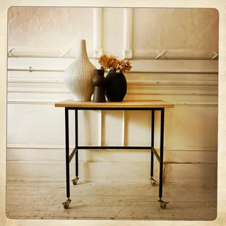 Table on castors - R1450