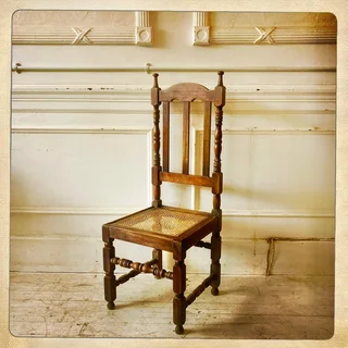 Antique oak chair - R1450