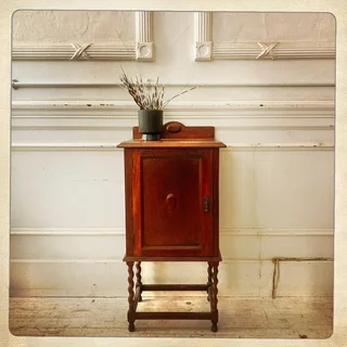 Cabinet/pedestal - R2400
