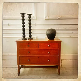 Chest of drawers - R4200