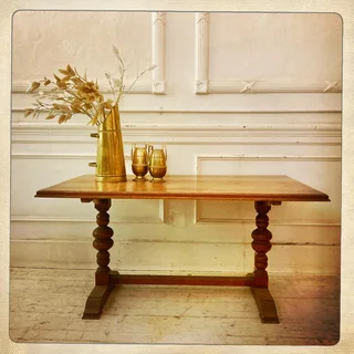 Oak dining table - R5200W 1.54m x D 94cm x H 76cm