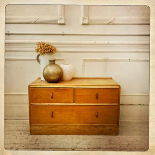 Chest of drawers - R3200
