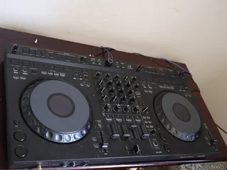 DDJ-GRV6 Controller