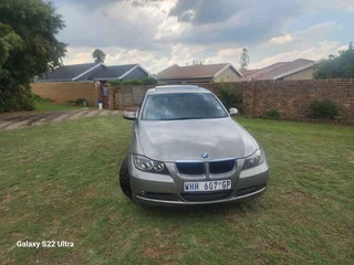BMW 320i E90 Excellent Condition R60000