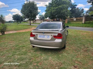BMW 320i E90 Excellent Condition R60000
