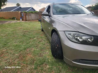 BMW 320i E90 Excellent Condition R60000