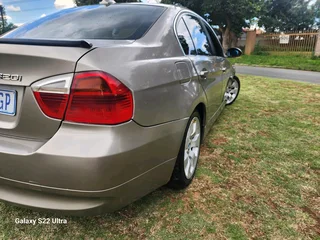 BMW 320i E90 Excellent Condition R58000