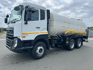 UD330 auto gearbox, Water tanker drinking an road