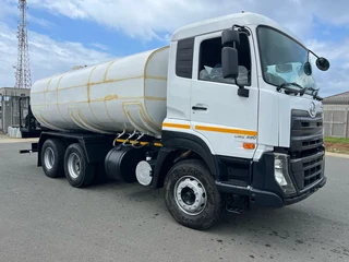 UD330 auto gearbox, Water tanker drinking an road