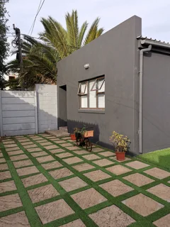 Student Accommodation. Females Only. Rondebosch East