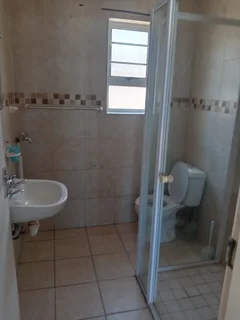 GELVANDALE FLAT TO LET R4300pm (ELECTRICITY &amp; WATERPAYABLE BY TENANT)