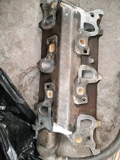 Ford V6 intake. Good condition.