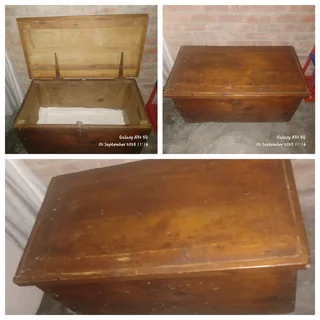 Vintage Oregon Pine Kist On Lockable Castors