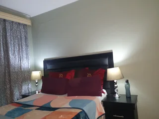 Room for rent in Sunnyside.