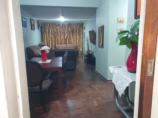 Room for rent in Sunnyside.