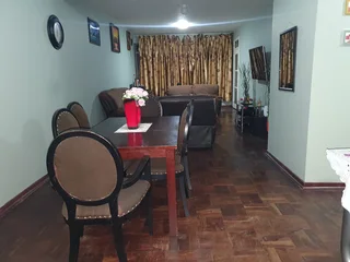 Room for rent in Sunnyside.