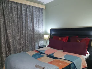 Room for rent in Sunnyside.