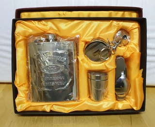 Jack Daniel&#39;s Hip Flask set - Shot Cups - Funnel, Snuff/Pill box, Knife, Fork, Spoon, Can Opener