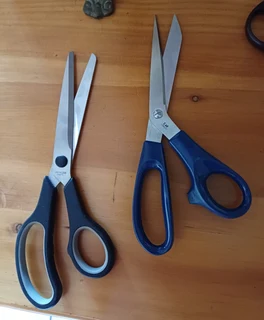 Scissor &#34;Job Lot of 7&#34; including KAI Stainless steel Scissors and Pinking Shears