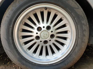 4 x BMW 528i original alloy rims