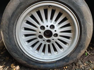 4 x BMW 528i original alloy rims