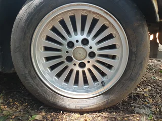 4 x BMW 528i original alloy rims