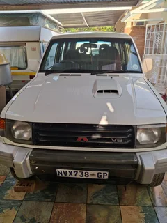 1997 Mitsubishi Pajero SUV