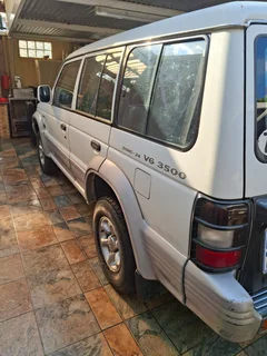 1997 Mitsubishi Pajero SUV