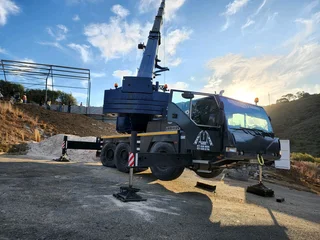 STEEL STRUCTURES /STAALSTRUKTUUR