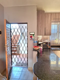 2 bed 2 bath Sheffield Manor