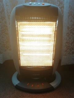 Instant heat 1200W halogen heater - Goldair 3 bar halogen heater EXCELLENT working condition