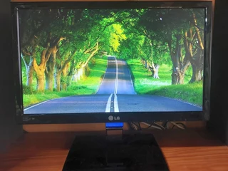 LG 19&#34; flat screen monitor 1360x768 wide screen