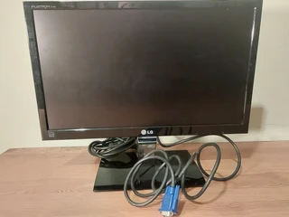 LG 19&#34; flat screen monitor 1360x768 wide screen