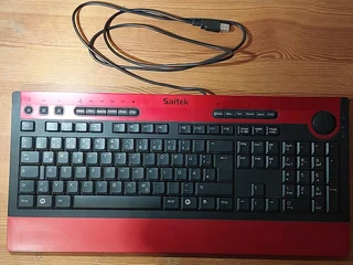 Red-black slim keyboard with Numpad, Media and Navigation keys - German keyboard layout