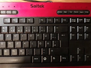 Red-black slim keyboard with Numpad, Media and Navigation keys - German keyboard layout