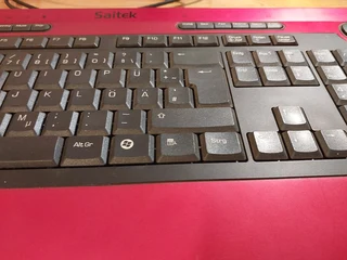 Red-black slim keyboard with Numpad, Media and Navigation keys - German keyboard layout