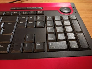 Red-black slim keyboard with Numpad, Media and Navigation keys - German keyboard layout