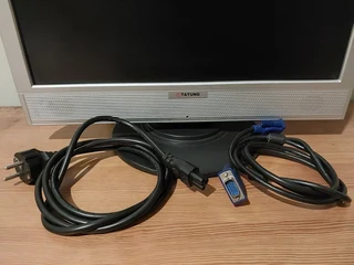 19&#34; flat screen monitor 1280x1024 with built-in speakers VGA&#43;DVI