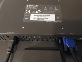 19&#34; flat screen monitor 1280x1024 with built-in speakers VGA&#43;DVI