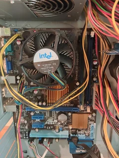 Pentium 4 PC Tower Chassis with carry handle and DVD&#43;R DL drive 2x front USB