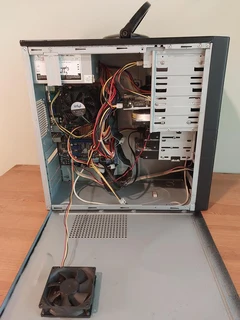 Pentium 4 PC Tower Chassis with carry handle and DVD&#43;R DL drive 2x front USB