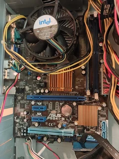 Pentium 4 PC Tower Chassis with carry handle and DVD&#43;R DL drive 2x front USB