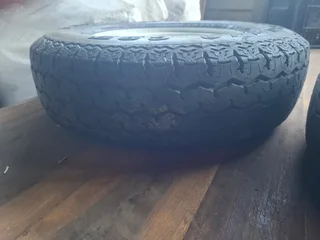 Sleepwaentjie wiele te koop (14/80 R10 69T)