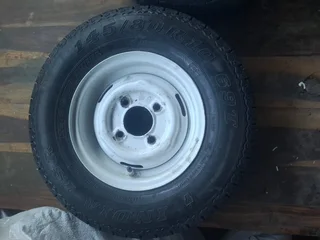 Sleepwaentjie wiele te koop (14/80 R10 69T)