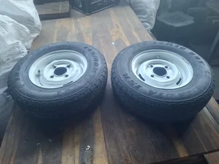 Sleepwaentjie wiele te koop (14/80 R10 69T)