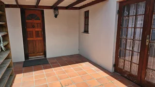 spacious 1 bed, kitchen, lounge and bathroom, for rent in Garlandale.