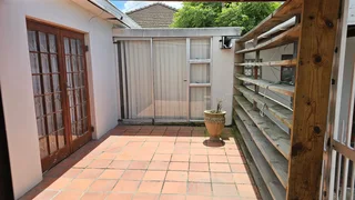 spacious 1 bed, kitchen, lounge and bathroom, for rent in Garlandale.