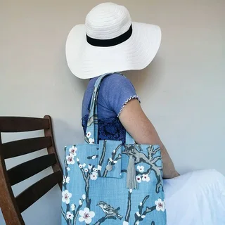 Shopping bags, aprons, table runners, place mats, roll-up cases, bow ties, oven gloves, etc.