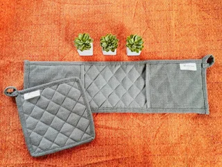 Shopping bags, aprons, table runners, place mats, roll-up cases, bow ties, oven gloves, etc.